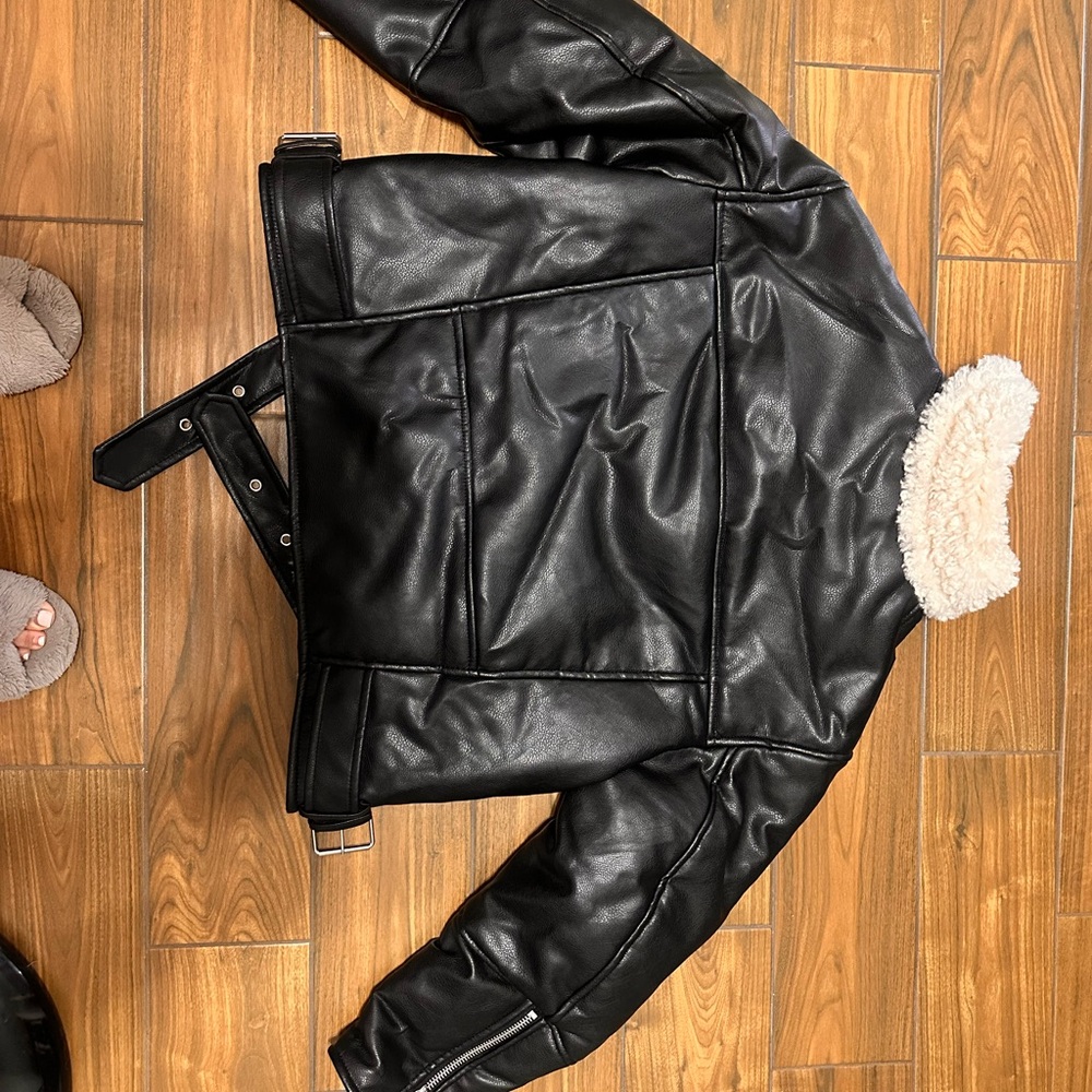 H&M Black Leather Jacket with Cream Shearling Collar XL - Picture 4 of 4